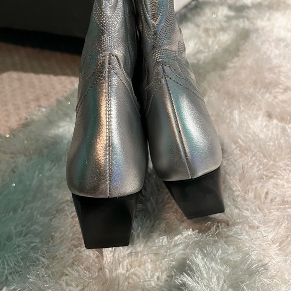 🔥 🔥 Steve Madden BOOTS ON THE GROUND 🪭🪭🪭 - Picture 10 of 13